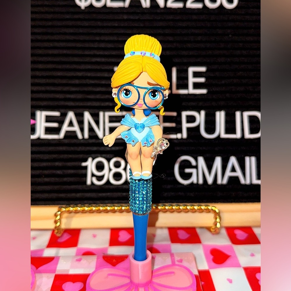 Stylish Doll Pen with Glasses